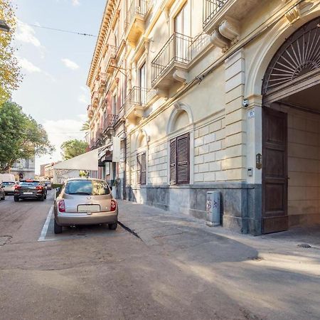 Bed and Breakfast Palazzobellini Катания Экстерьер фото